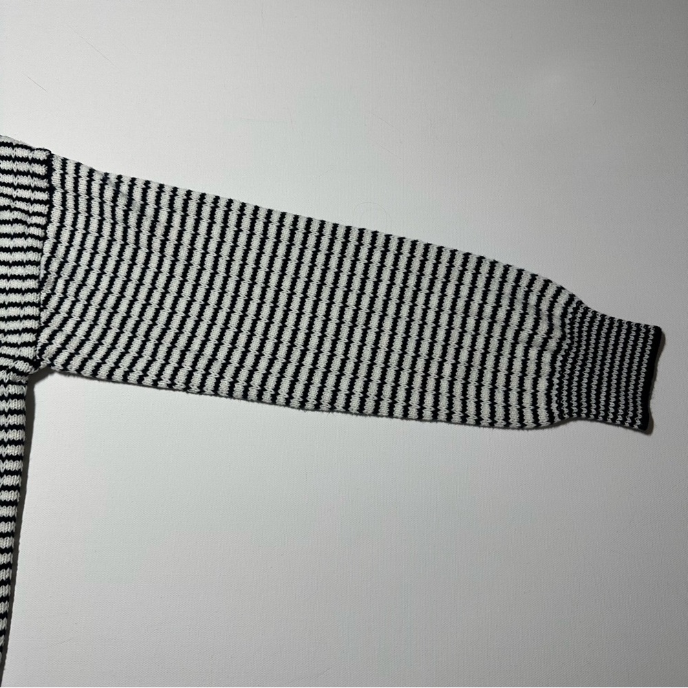 Tahari Knit V-Neck Cardigan; Black/White Stripes; Silver Accents - Women Medium - Picture 10 of 15